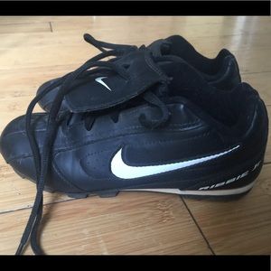 Nike baseball cleats size 2Y